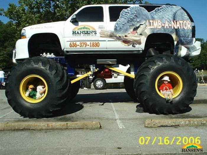 Monster truck - Tire